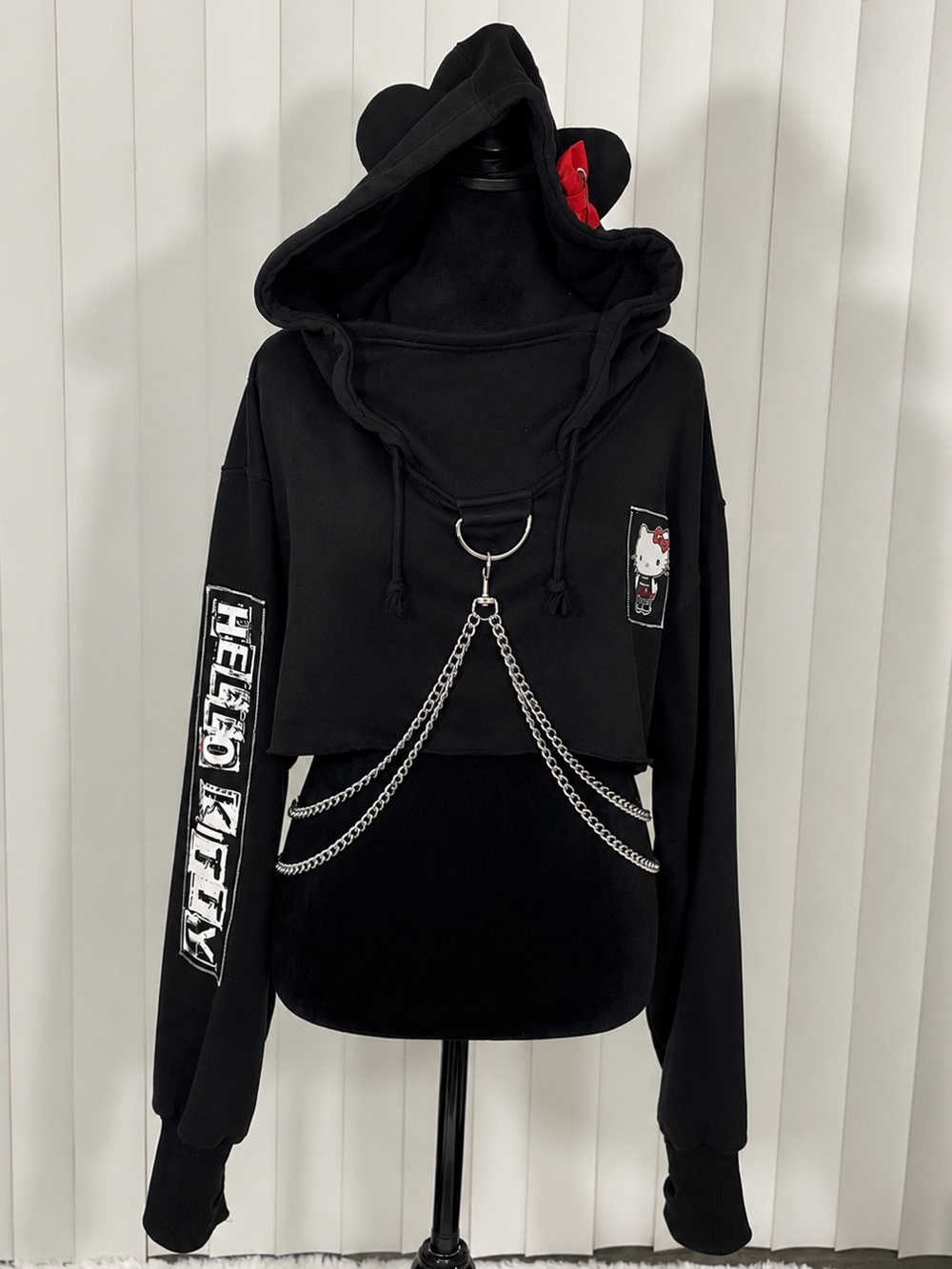 DOLLS KILL x HELLO KITTY Playtime Anarchy Cropped Chain Hoodie Black Red Size M